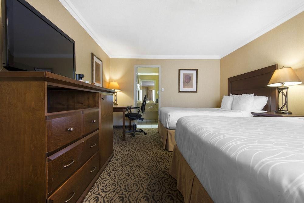 Quality Inn & Conference Centre Midland Extérieur photo
