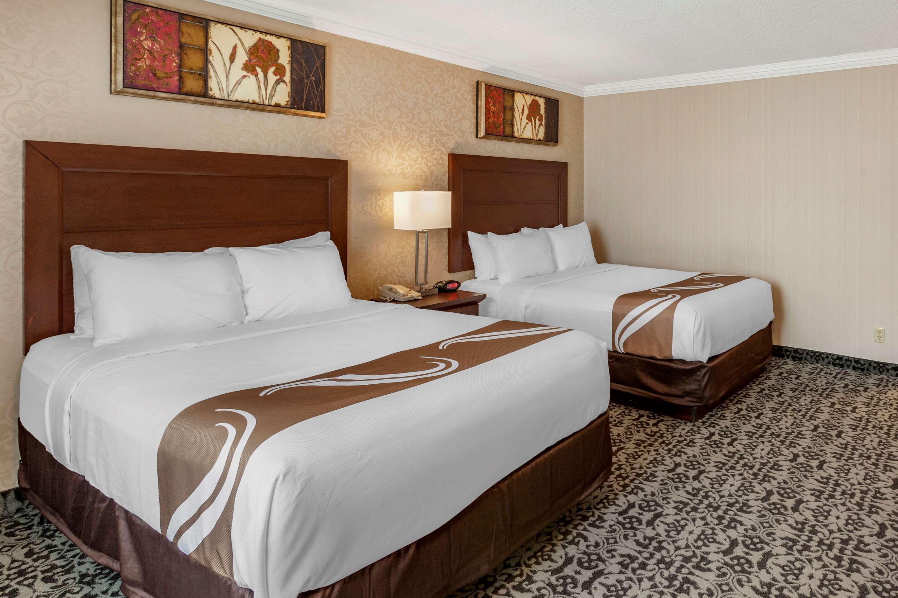 Quality Inn & Conference Centre Midland Extérieur photo