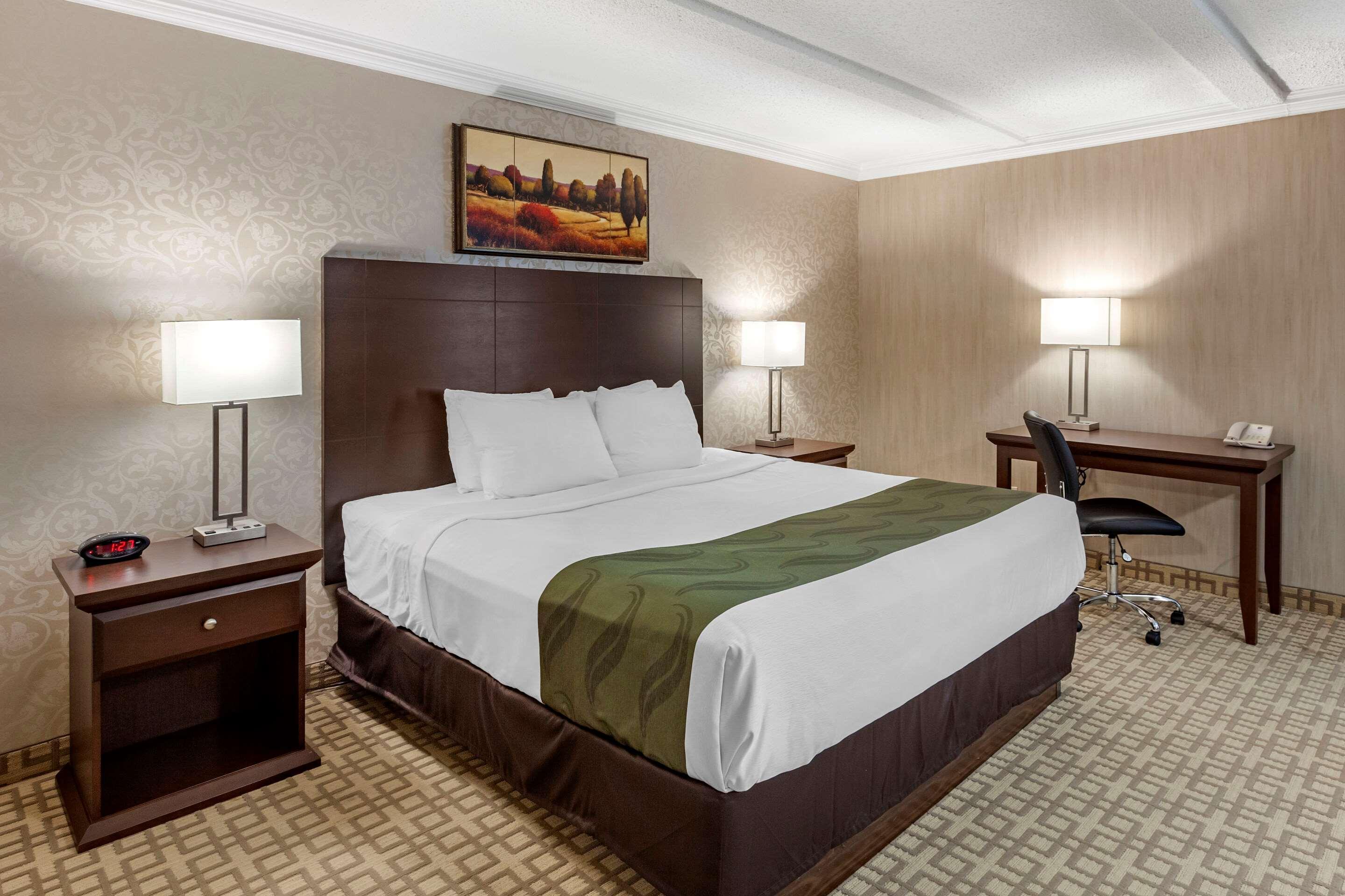 Quality Inn & Conference Centre Midland Extérieur photo