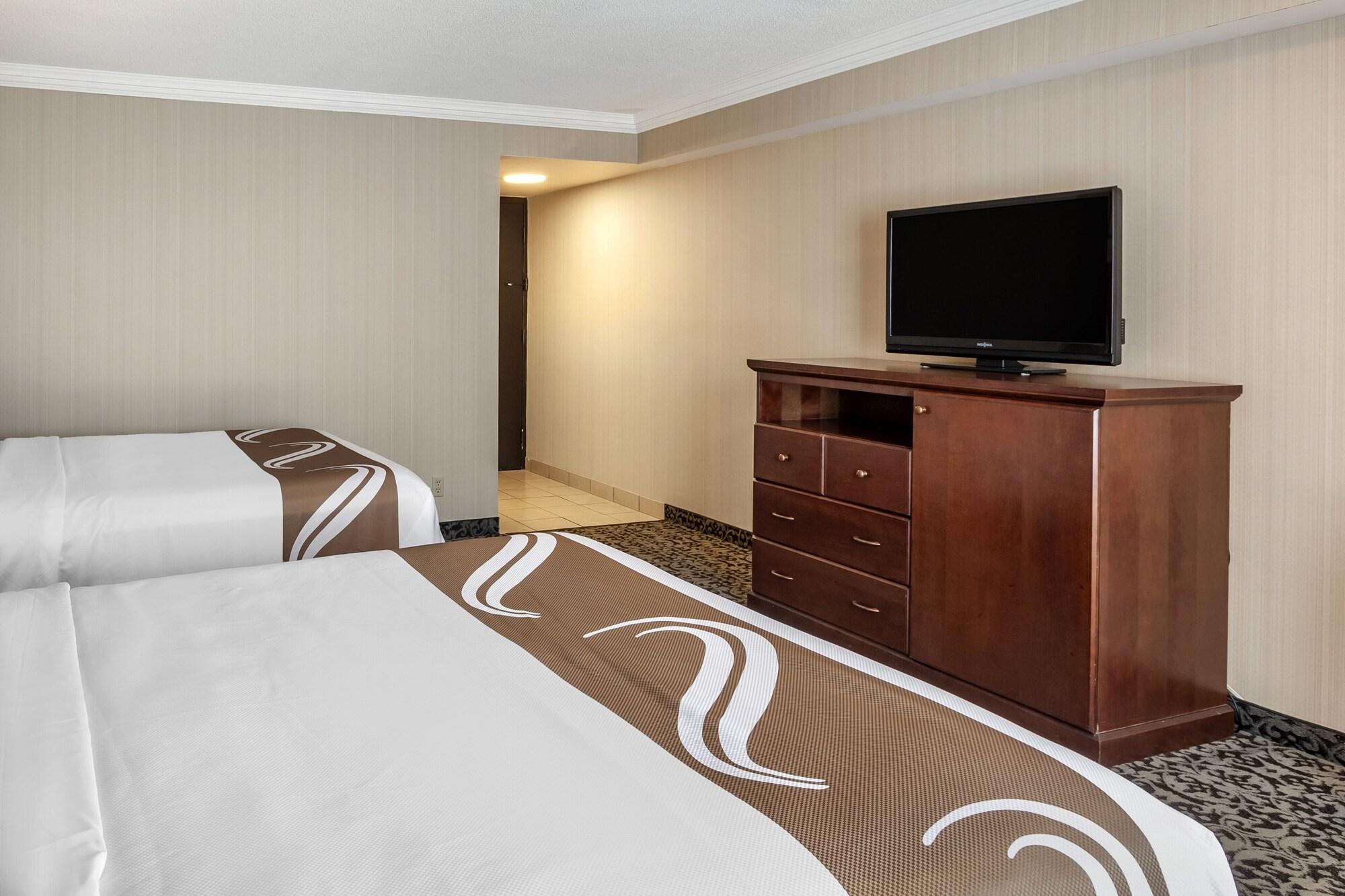 Quality Inn & Conference Centre Midland Extérieur photo