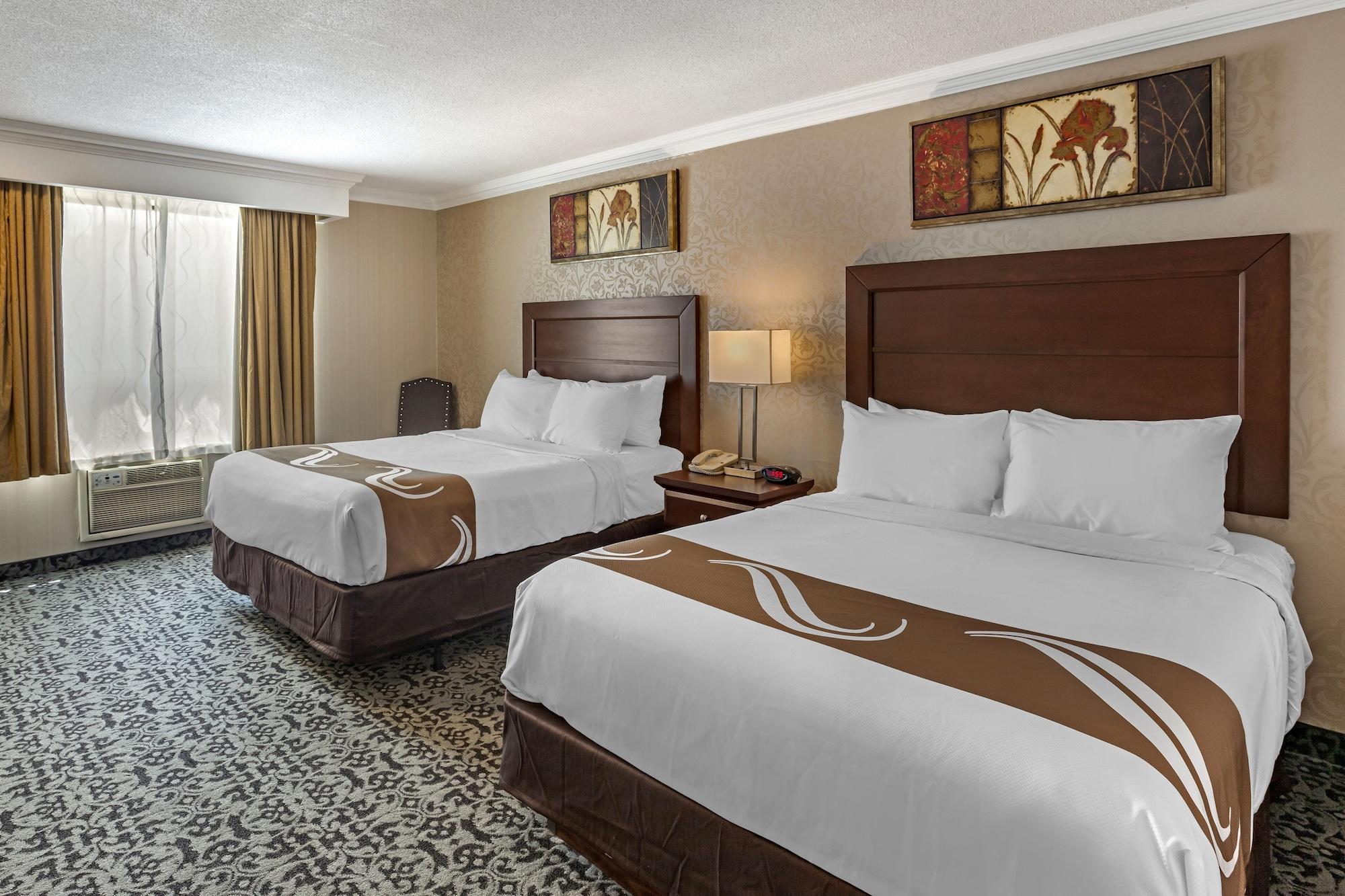 Quality Inn & Conference Centre Midland Extérieur photo